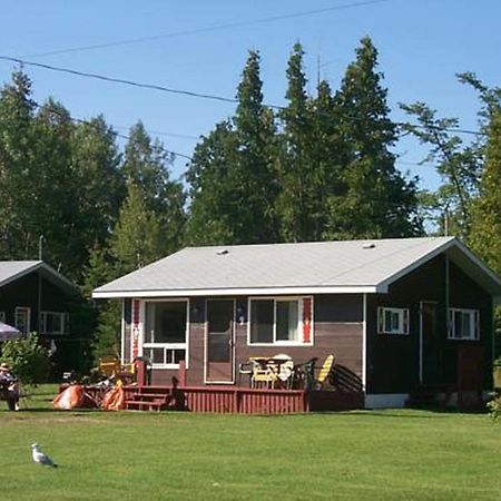 Wee Point Resort Manitowaning Chambre photo