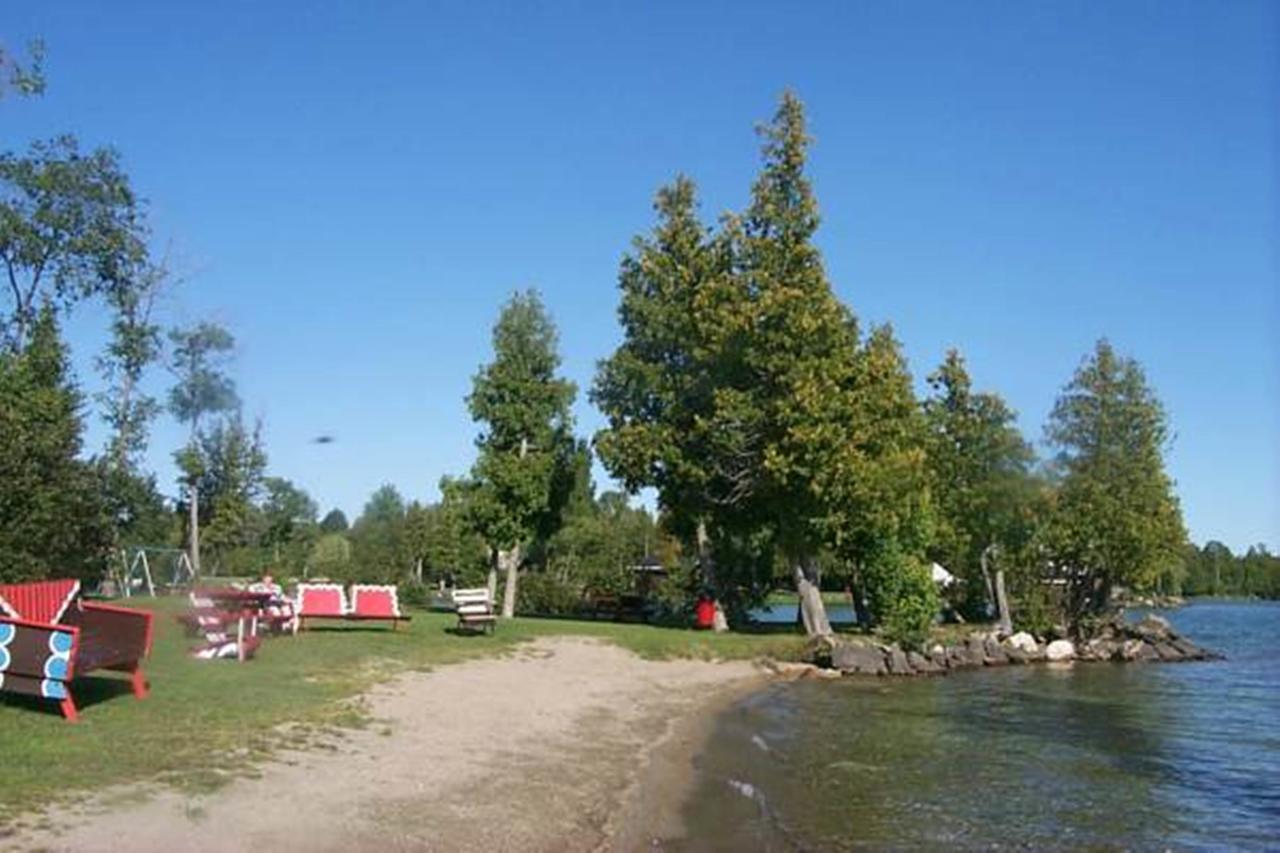 Wee Point Resort Manitowaning Extérieur photo