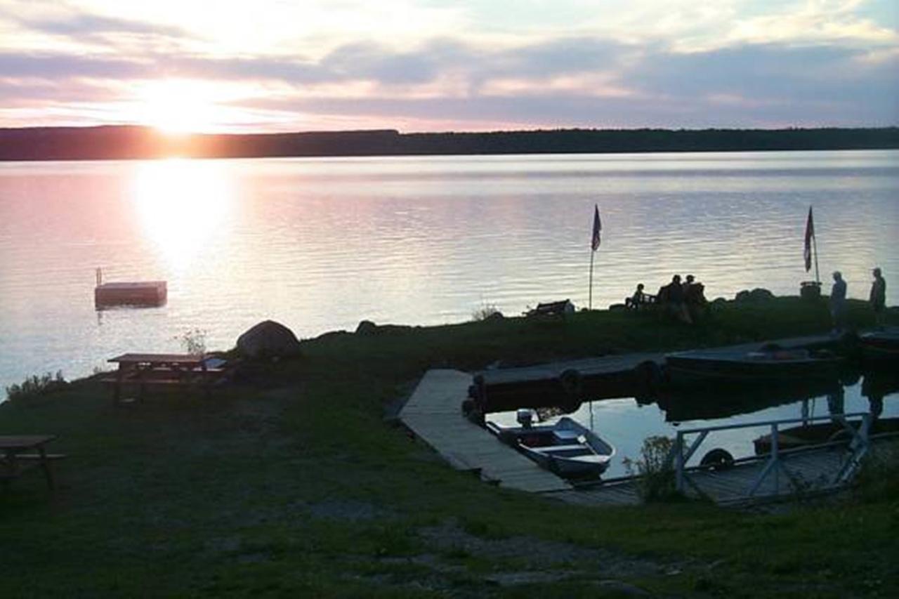 Wee Point Resort Manitowaning Extérieur photo