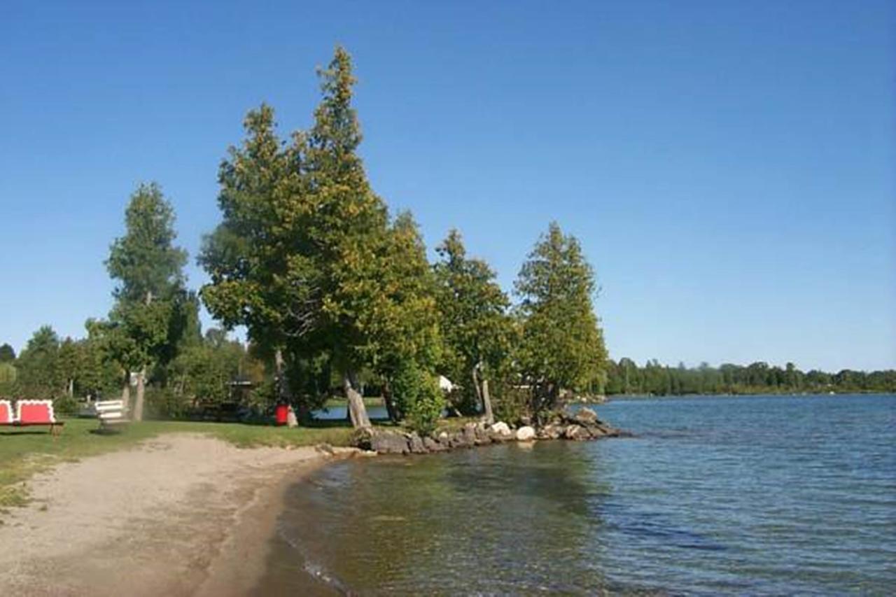 Wee Point Resort Manitowaning Extérieur photo