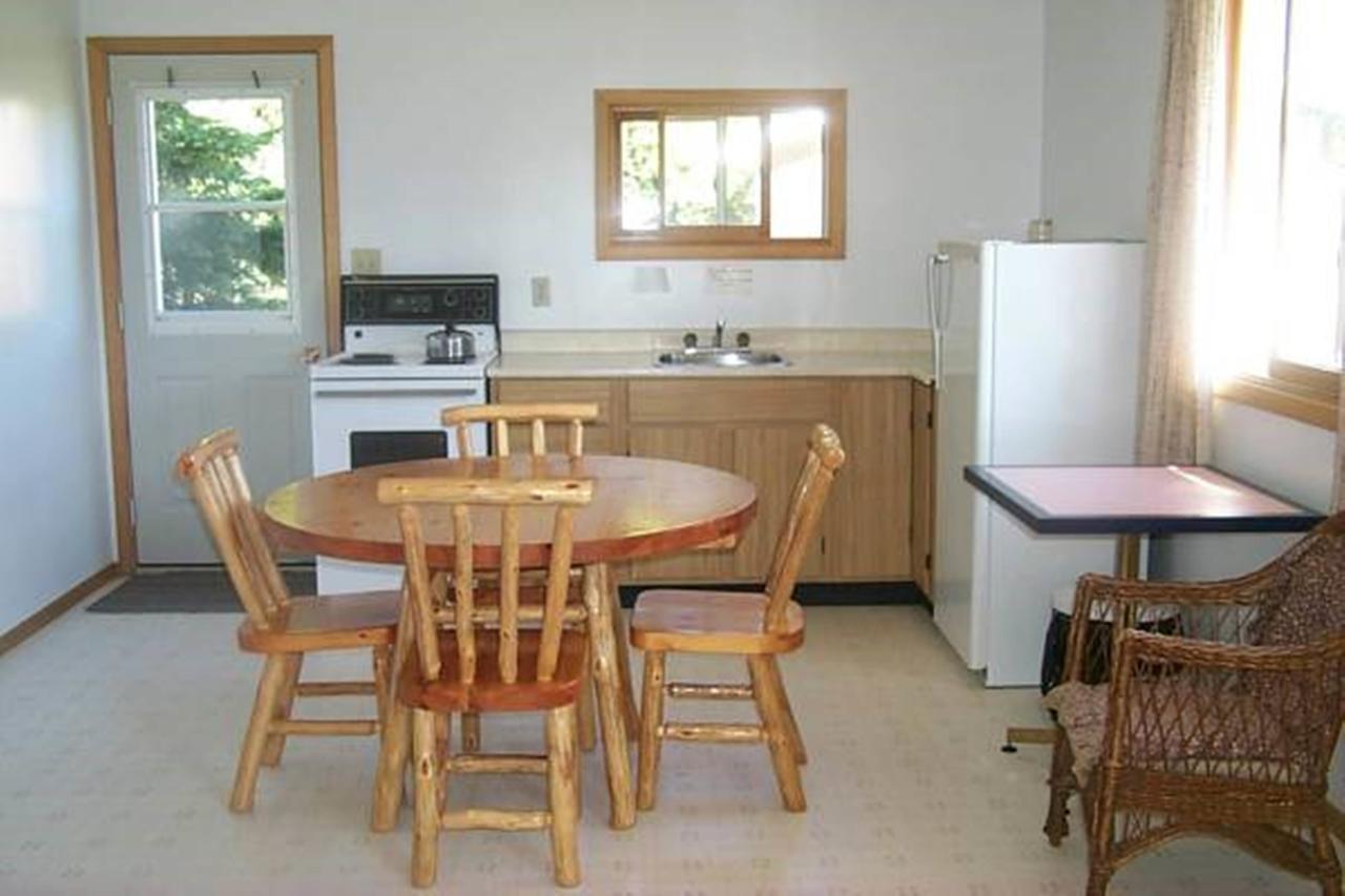 Wee Point Resort Manitowaning Chambre photo